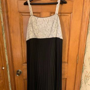 Black & White evening dress w/silver in the top